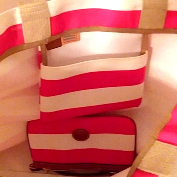 🎆 Sale NEW Dooney & Burke Red/White Large TravelTote/Great for Shopping/Beach - Picture 10 of 10